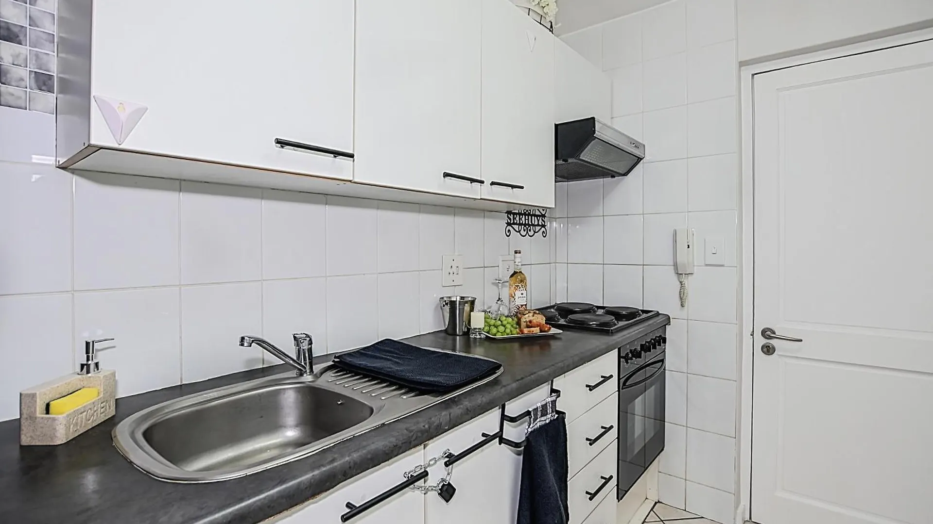 Seehuys - Bloubergstrand Beachfront Cape Town