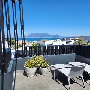 Apartment Thyme Spent Bloubergstrand, Cape Town
